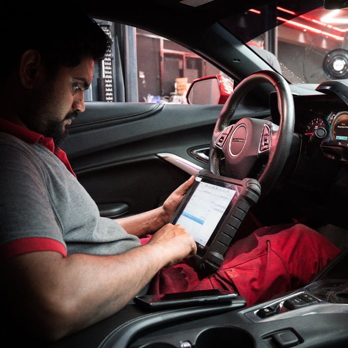 Vehicle Inspection Using Advanced Diagnostic Tools in Mussafah - Abu Dhabi
